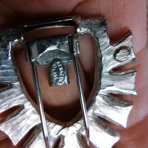 Kenneth Lane fur clip all rhinestones present - Picture 6 of 10